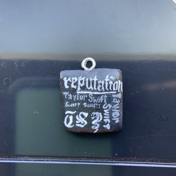 ‼️‼️Handmade Taylor Swift Inspired Album Cover Polymer Clay Art Charm Bracelet. - Picture 10 of 16